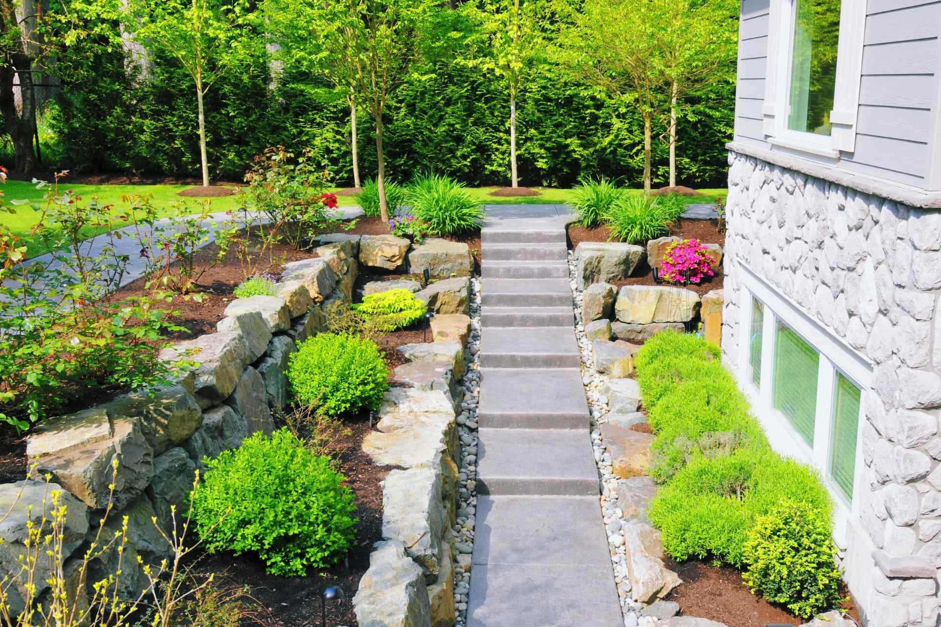 Services - Tom's Mulch & Landscaping