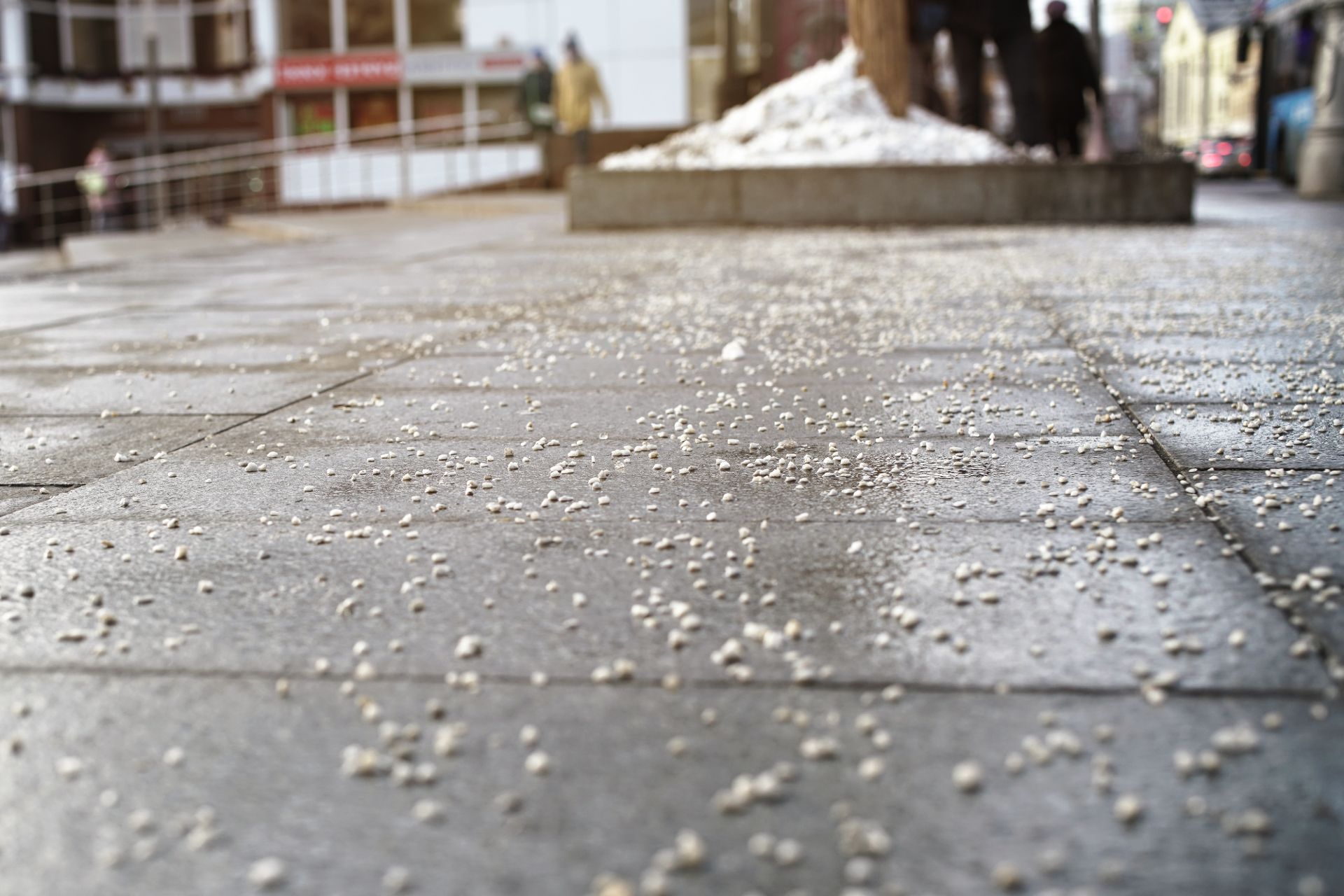 Deicing - Tom's Mulch & Landscaping